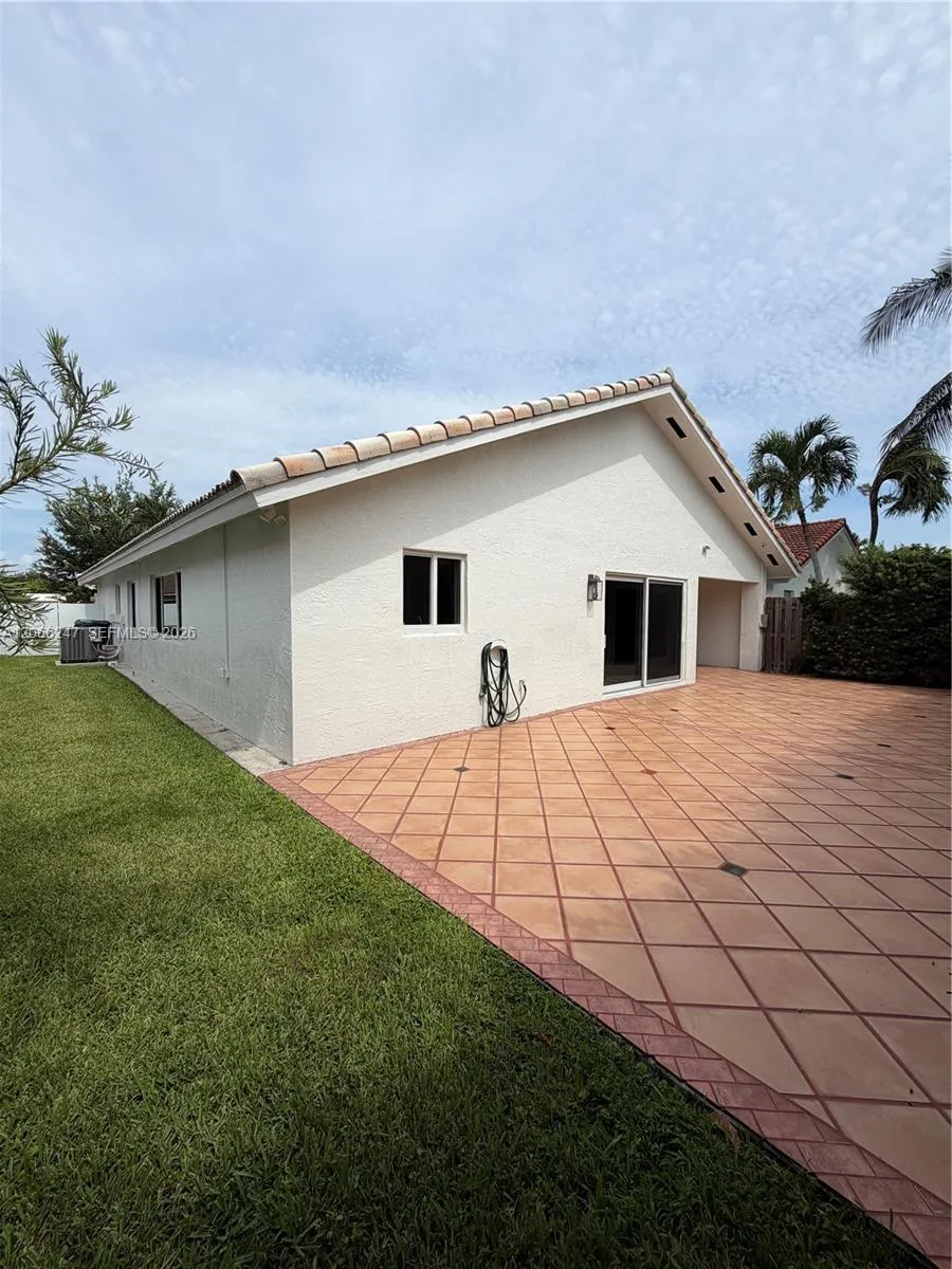 14525 NW 88 ave #14525 Miami Lakes, FL 33018