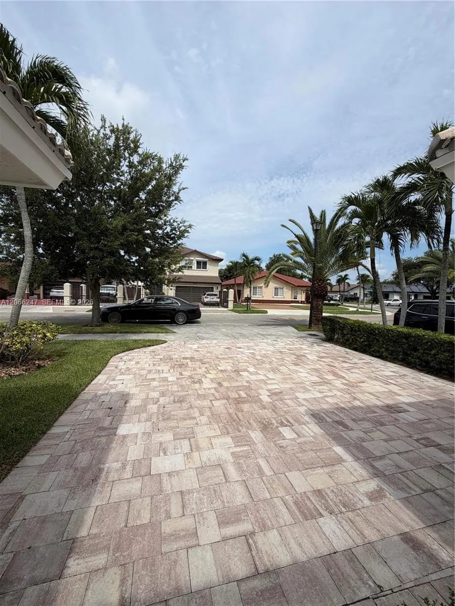 14525 NW 88 ave #14525 Miami Lakes, FL 33018