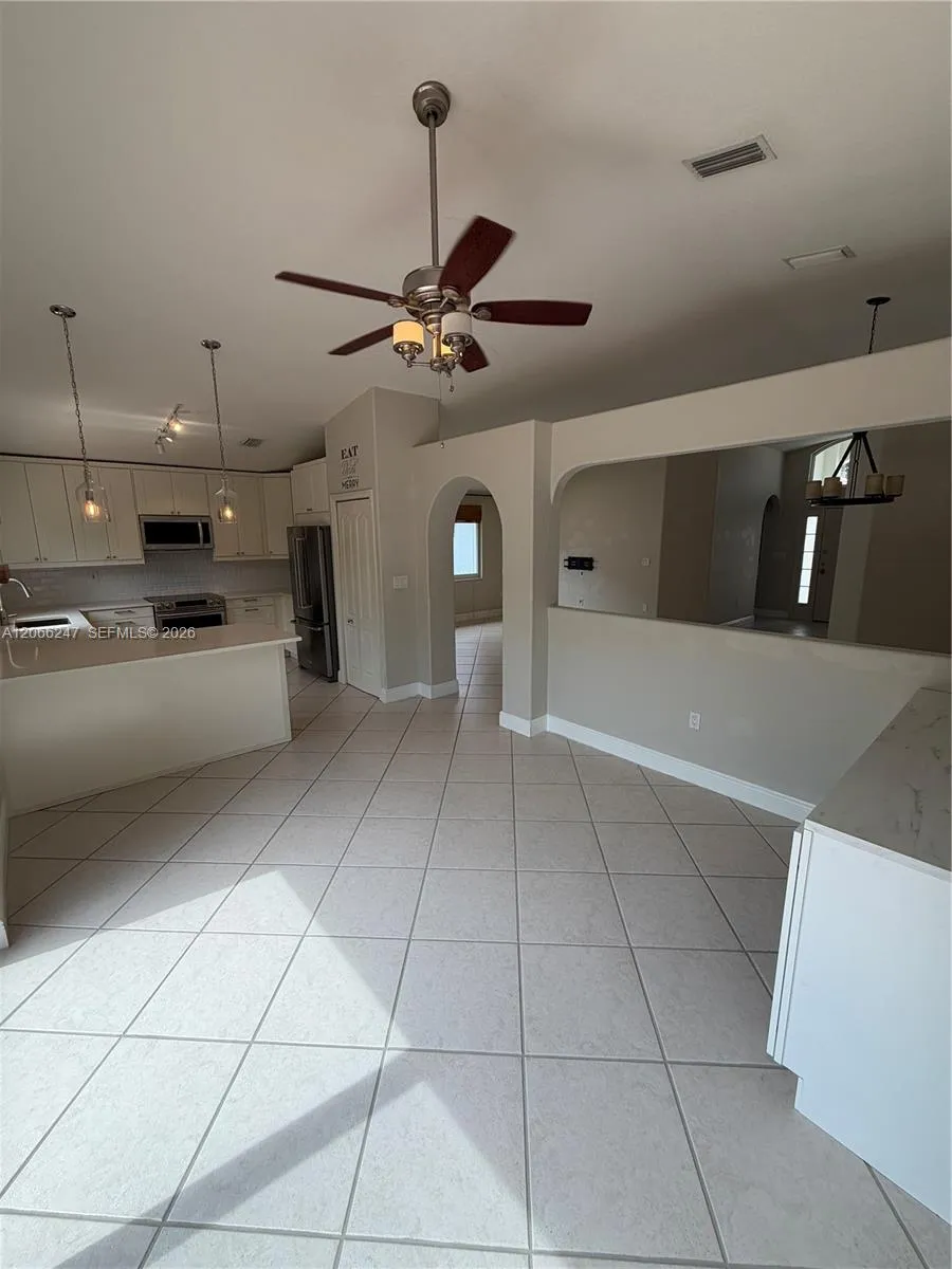 14525 NW 88 ave #14525 Miami Lakes, FL 33018