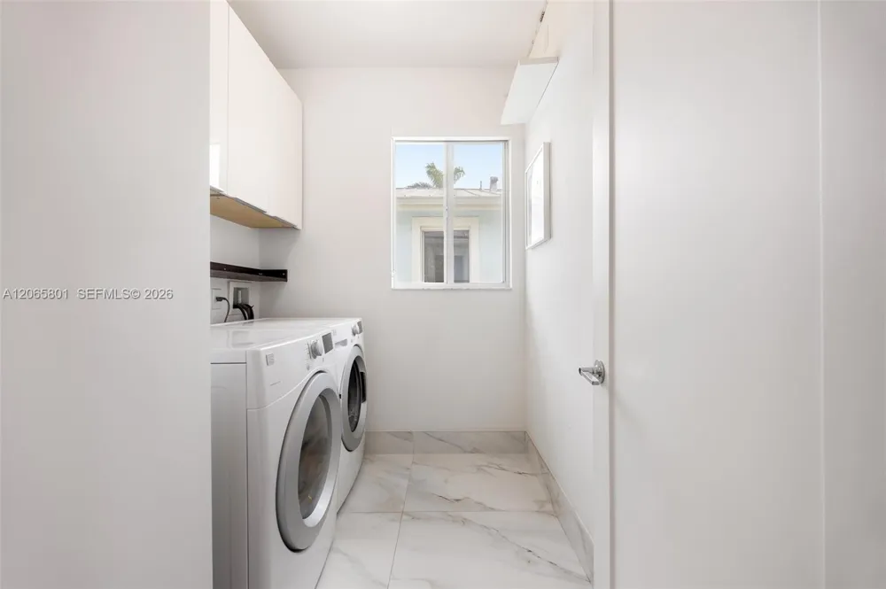 2938 Catalina St Coconut Grove, FL 33133