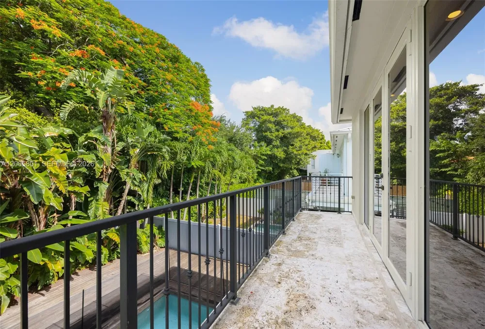 2938 Catalina St Coconut Grove, FL 33133