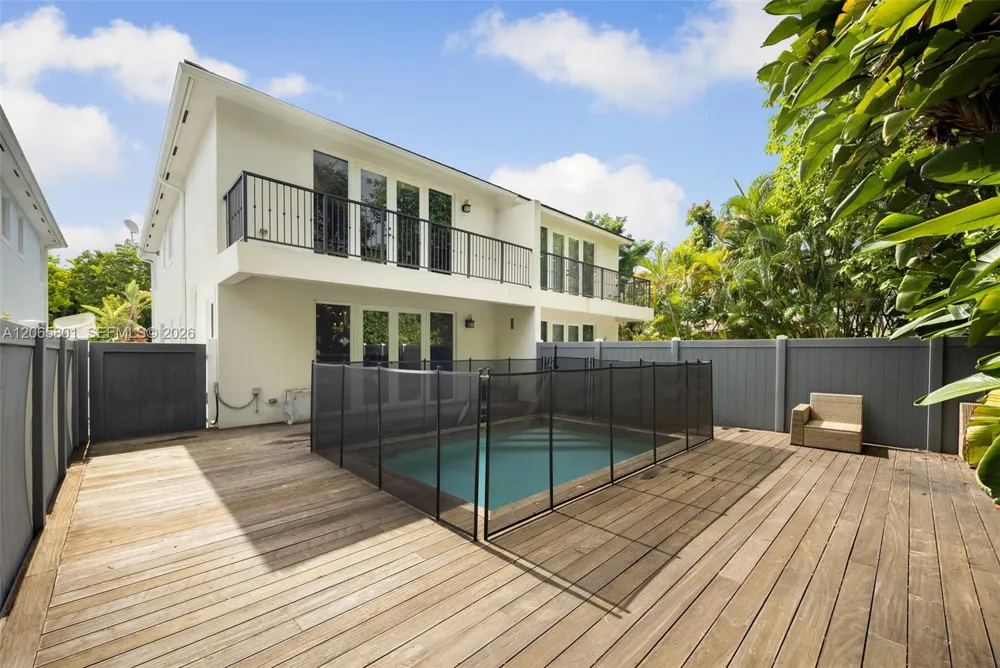 2938 Catalina St Coconut Grove, FL 33133