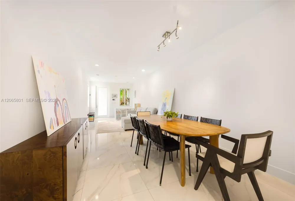 2938 Catalina St Coconut Grove, FL 33133
