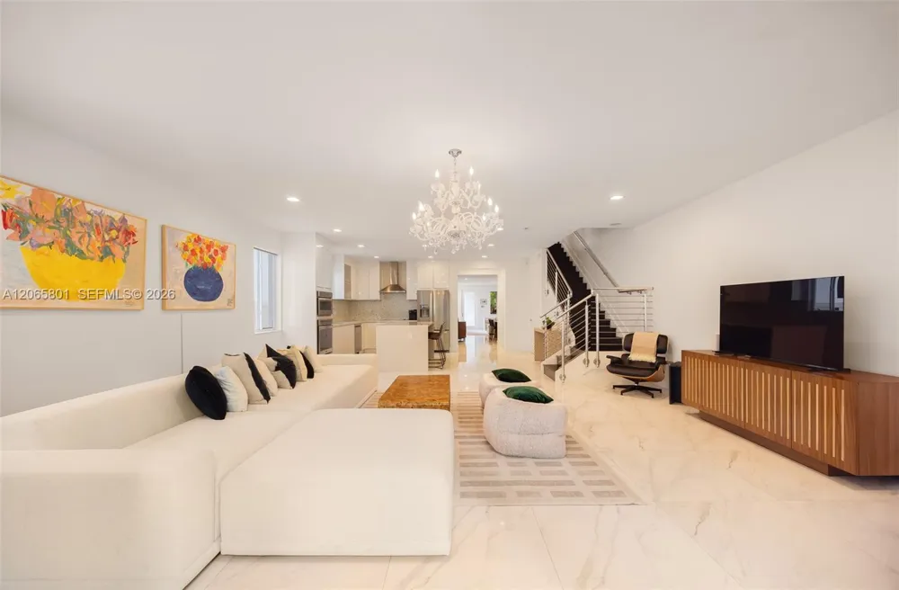 2938 Catalina St Coconut Grove, FL 33133