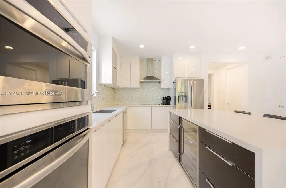 2938 Catalina St Coconut Grove, FL 33133