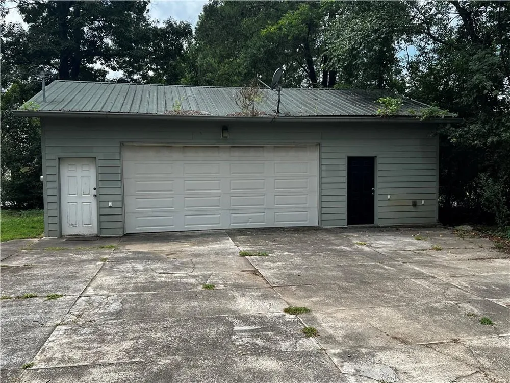 208 Kentucky Drive NE Calhoun, GA 30701