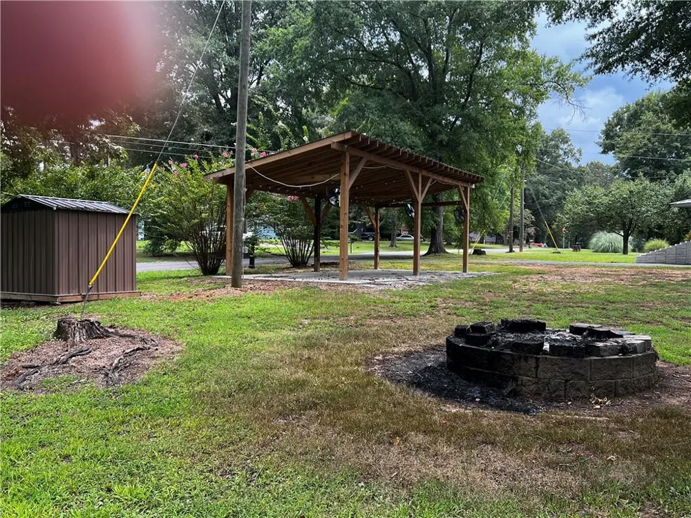 208 Kentucky Drive NE Calhoun, GA 30701