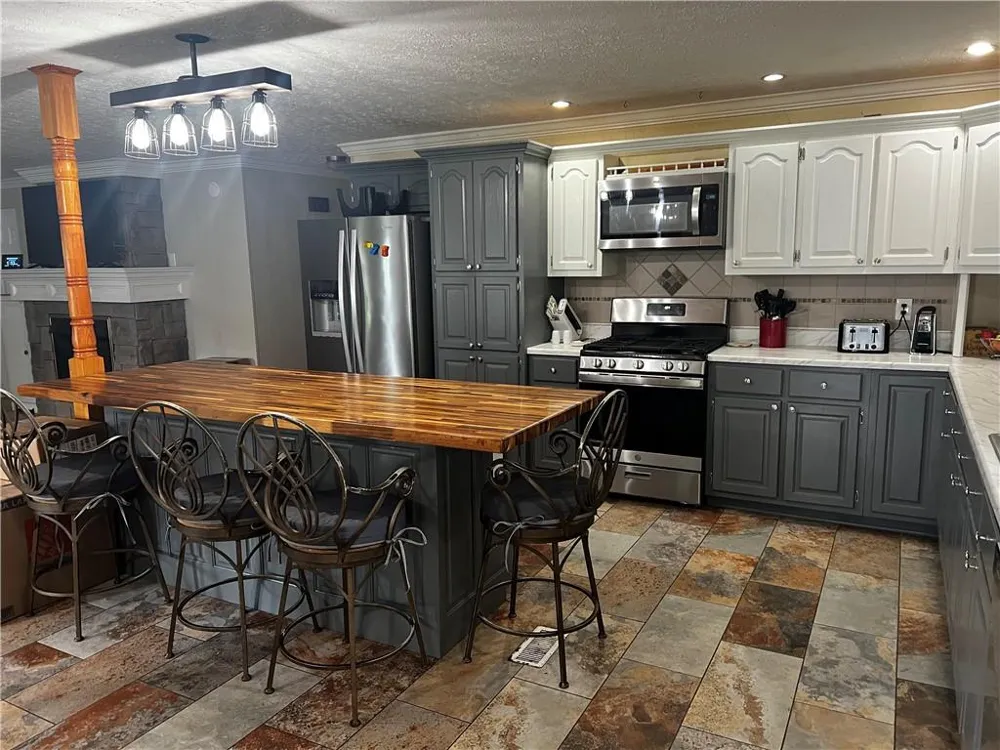208 Kentucky Drive NE Calhoun, GA 30701