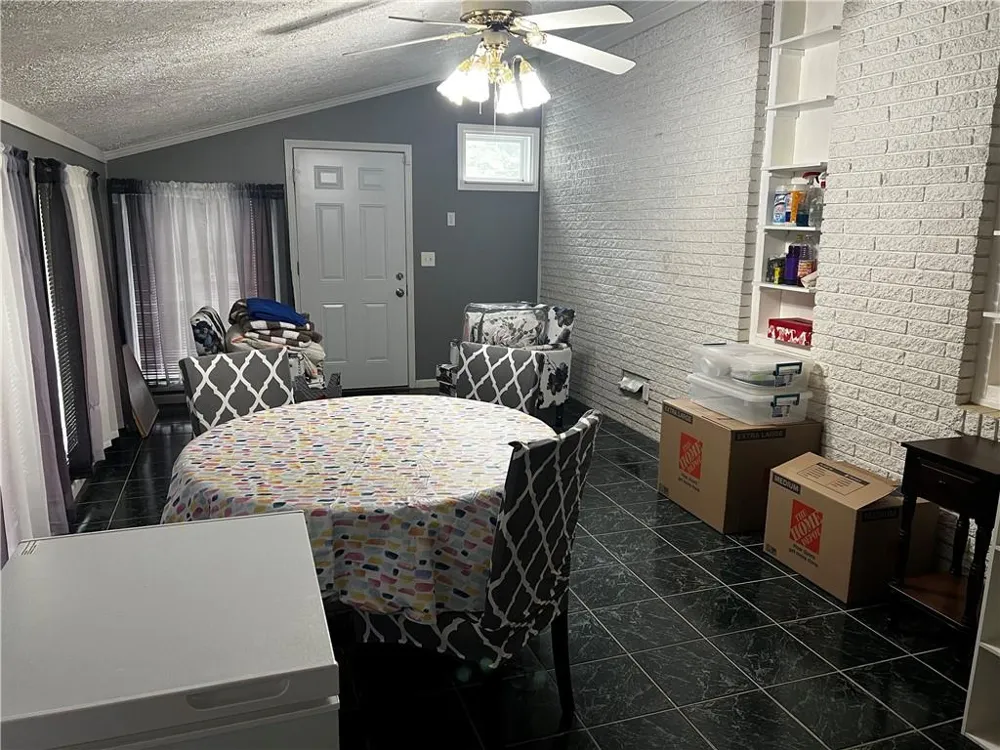 208 Kentucky Drive NE Calhoun, GA 30701