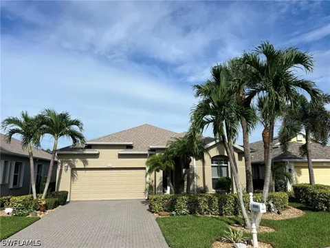 Palm Island Circle