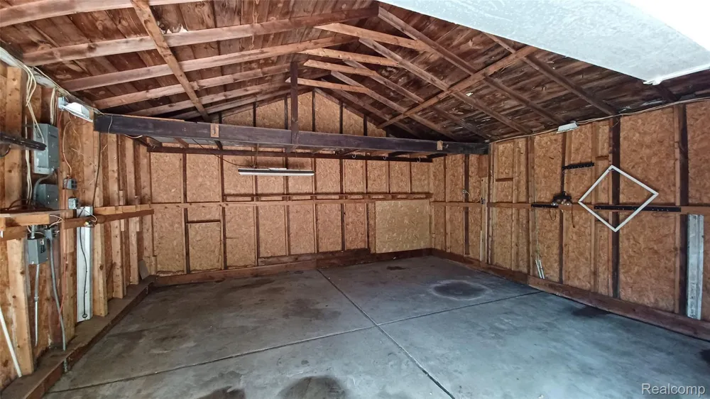 66 W Garfield Avenue Hazel Park City, MI 48030