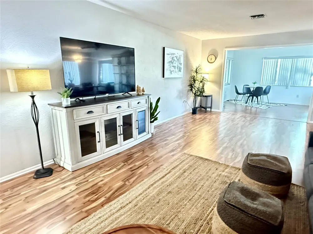 709 HICKORY LANE Bradenton, FL 34208