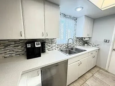 709 HICKORY LANE Bradenton, FL 34208