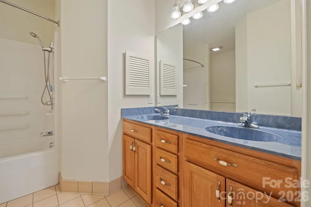 509 26th Avenue NE #D Hickory, NC 28601