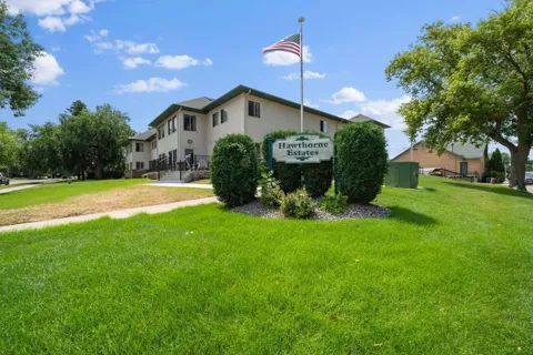 912 Hawthorne Street #104