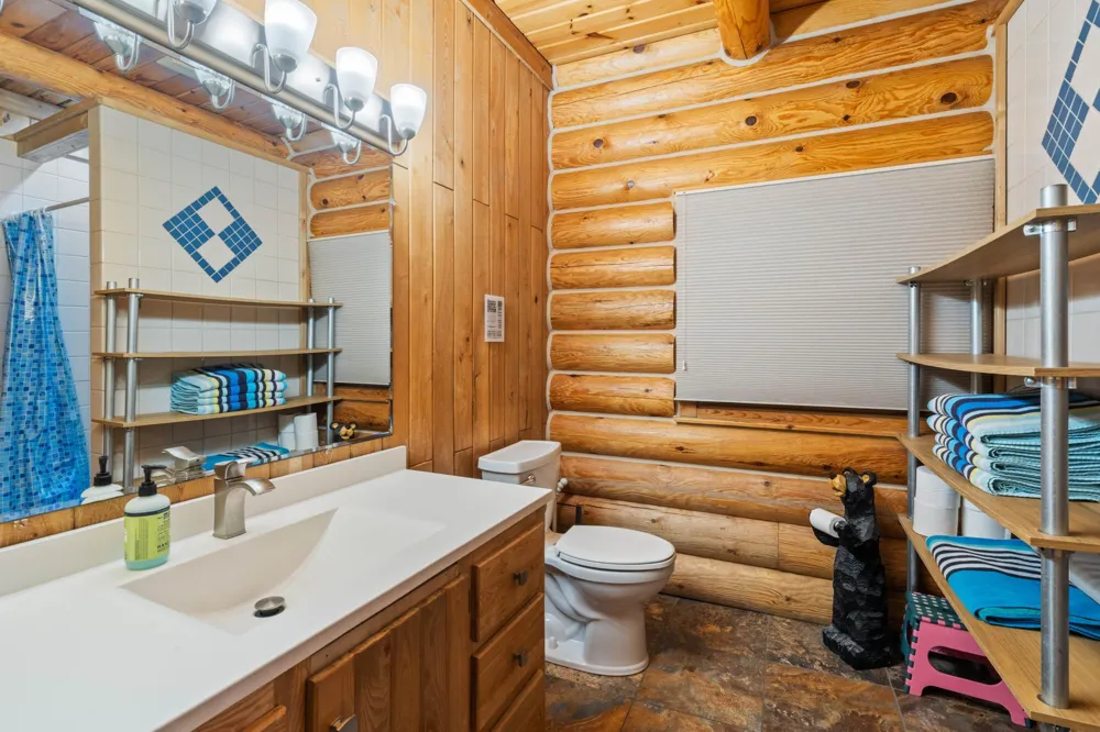 10001 Tomahawk Trail Kabetogama, MN 56669