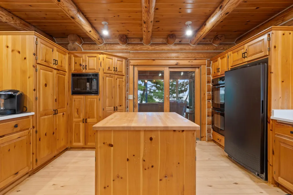 10001 Tomahawk Trail Kabetogama, MN 56669