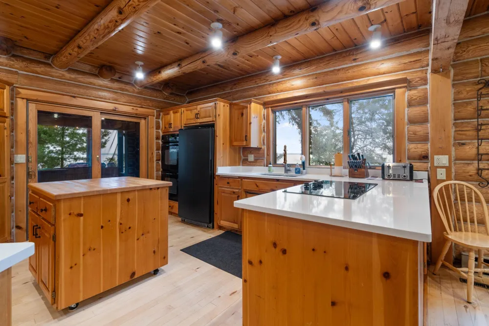 10001 Tomahawk Trail Kabetogama, MN 56669