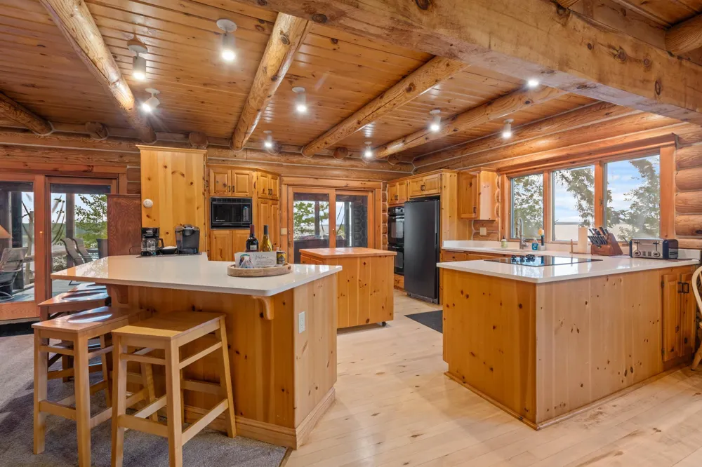 10001 Tomahawk Trail Kabetogama, MN 56669