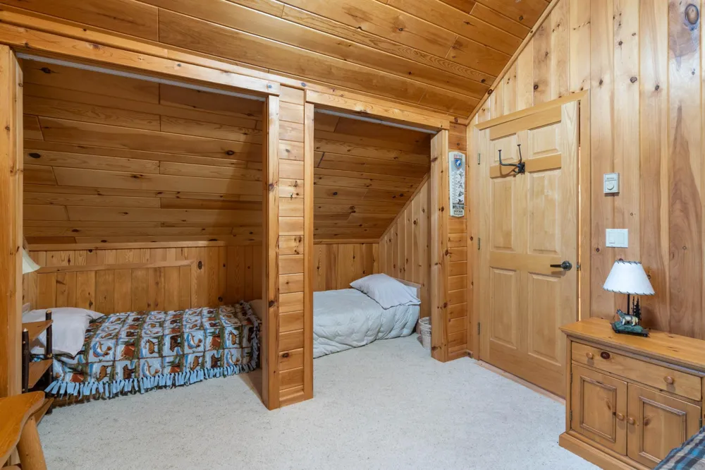 10001 Tomahawk Trail Kabetogama, MN 56669