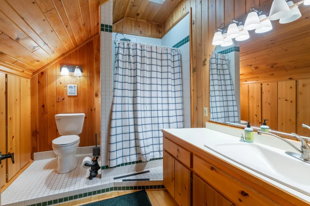10001 Tomahawk Trail Kabetogama, MN 56669