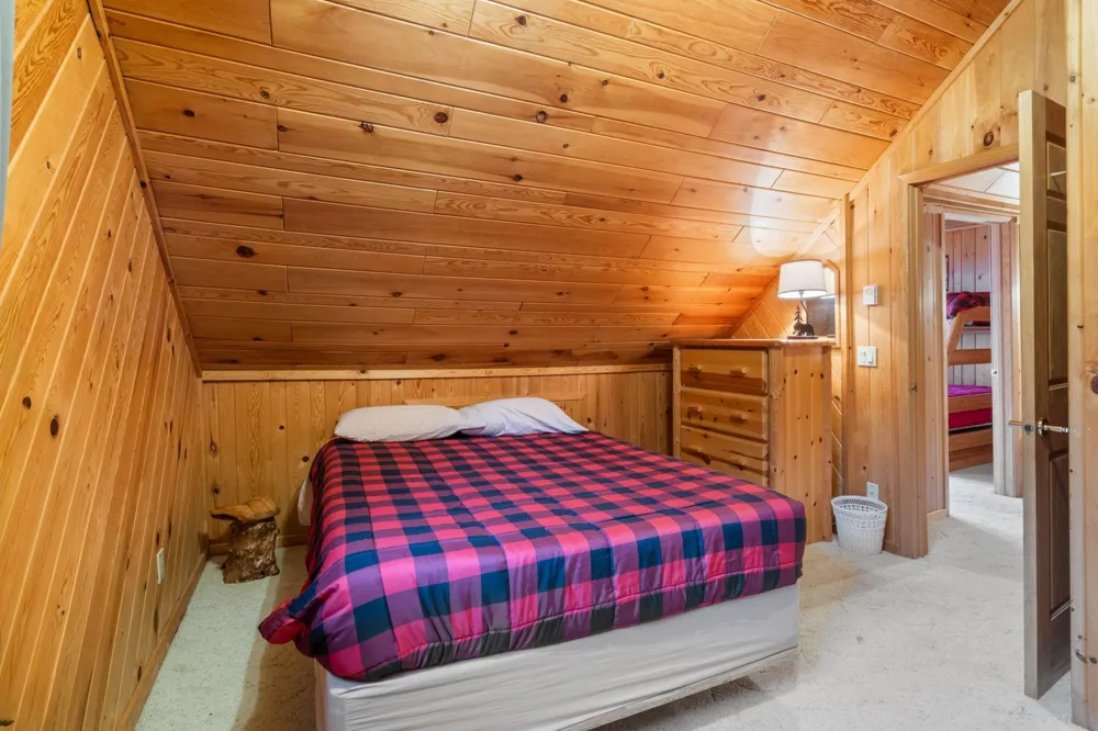10001 Tomahawk Trail Kabetogama, MN 56669