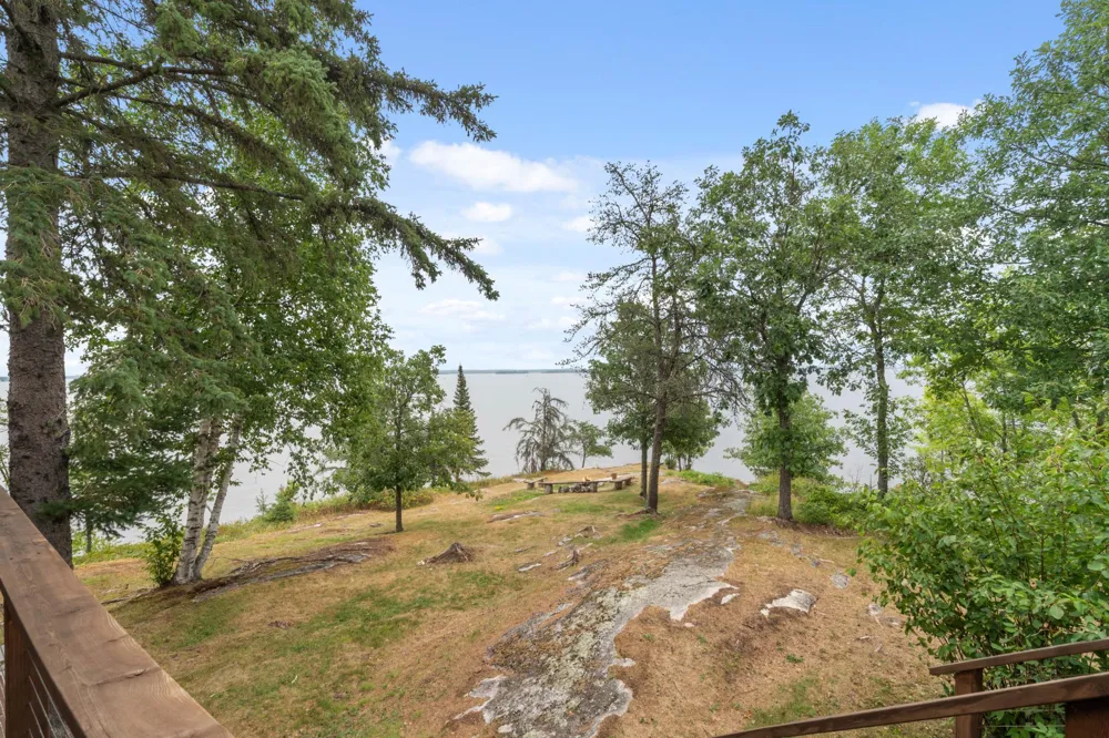 10001 Tomahawk Trail Kabetogama, MN 56669