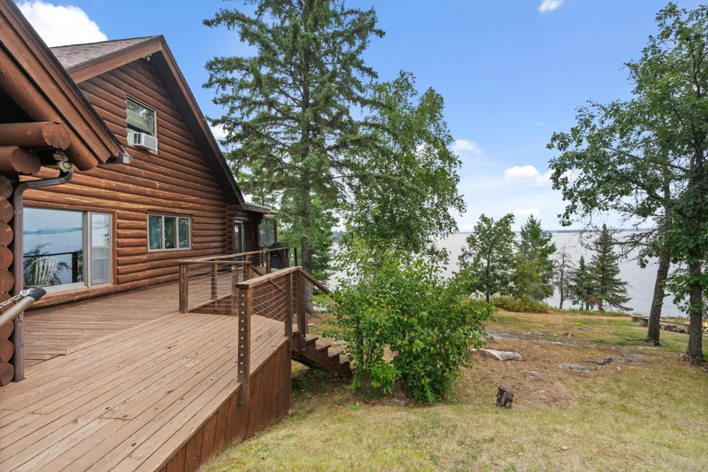 10001 Tomahawk Trail Kabetogama, MN 56669