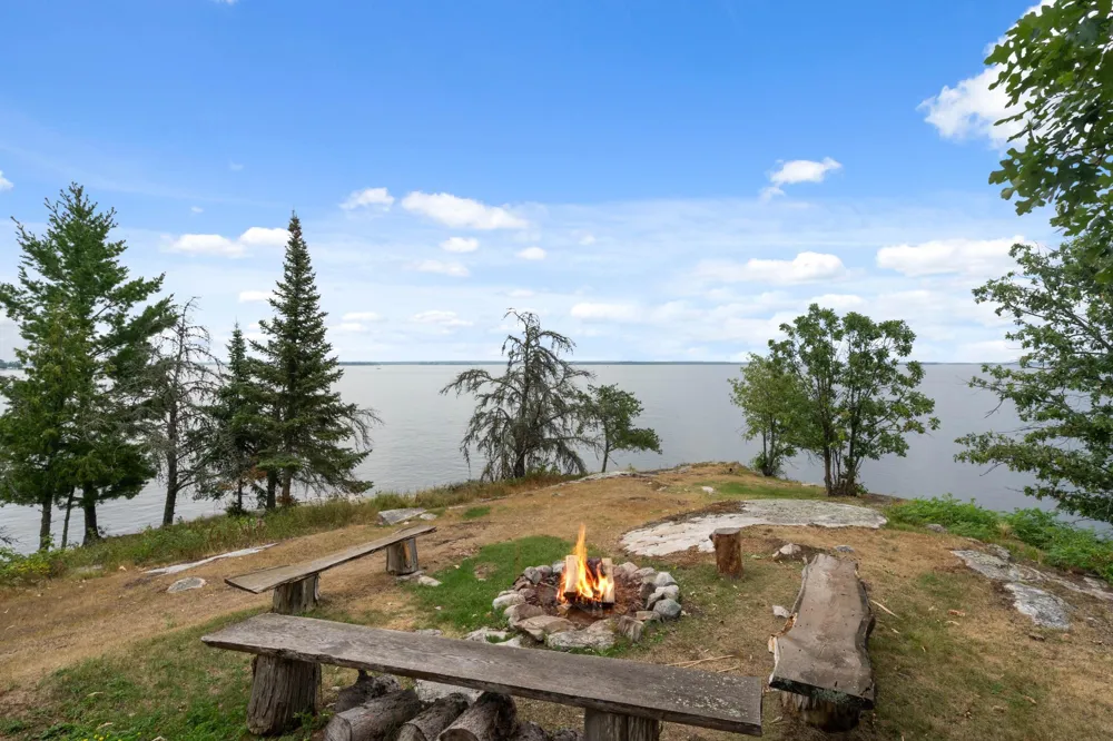 10001 Tomahawk Trail Kabetogama, MN 56669