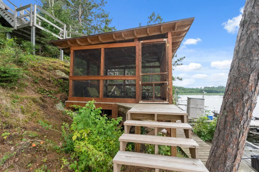 10001 Tomahawk Trail Kabetogama, MN 56669