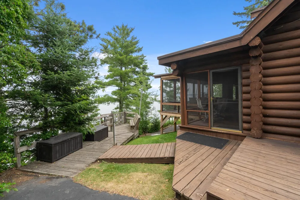 10001 Tomahawk Trail Kabetogama, MN 56669