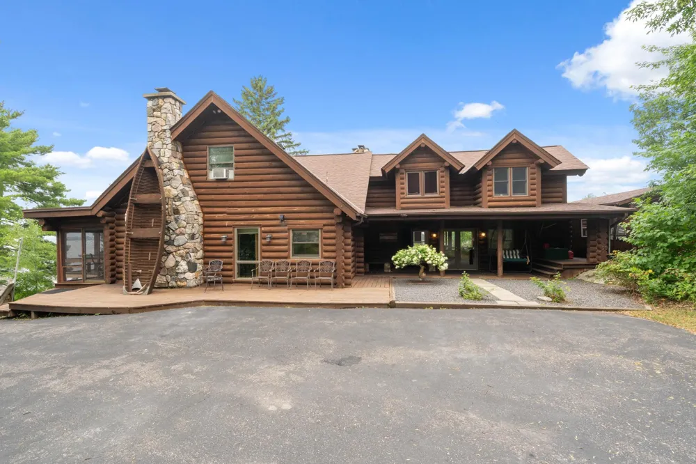 10001 Tomahawk Trail Kabetogama, MN 56669