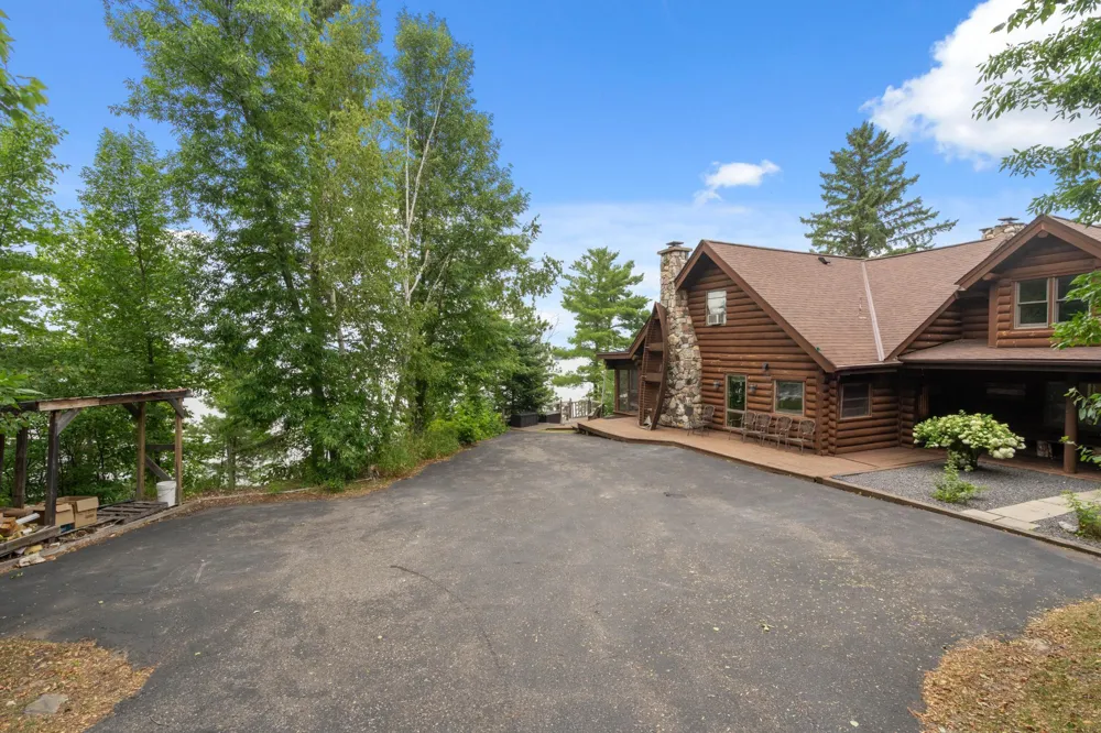 10001 Tomahawk Trail Kabetogama, MN 56669