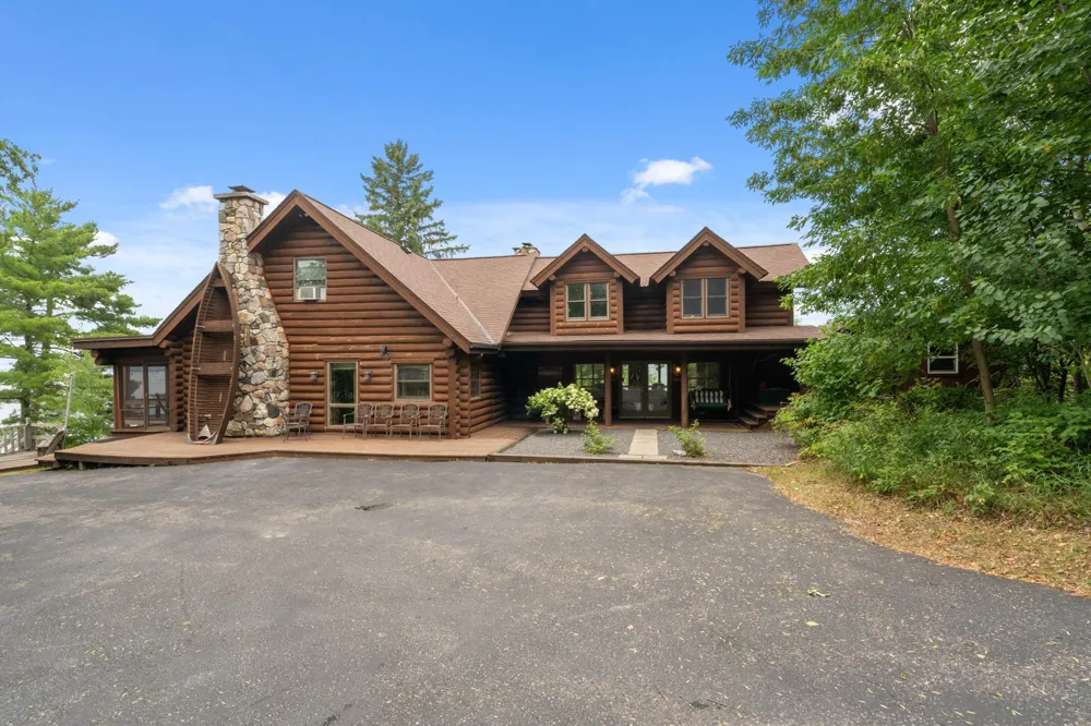 10001 Tomahawk Trail Kabetogama, MN 56669
