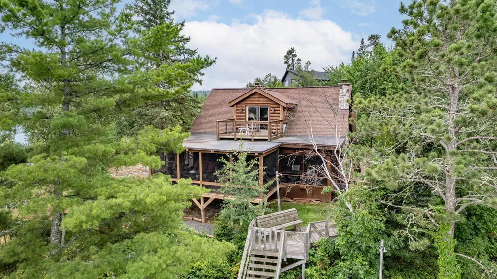 10001 Tomahawk Trail Kabetogama, MN 56669