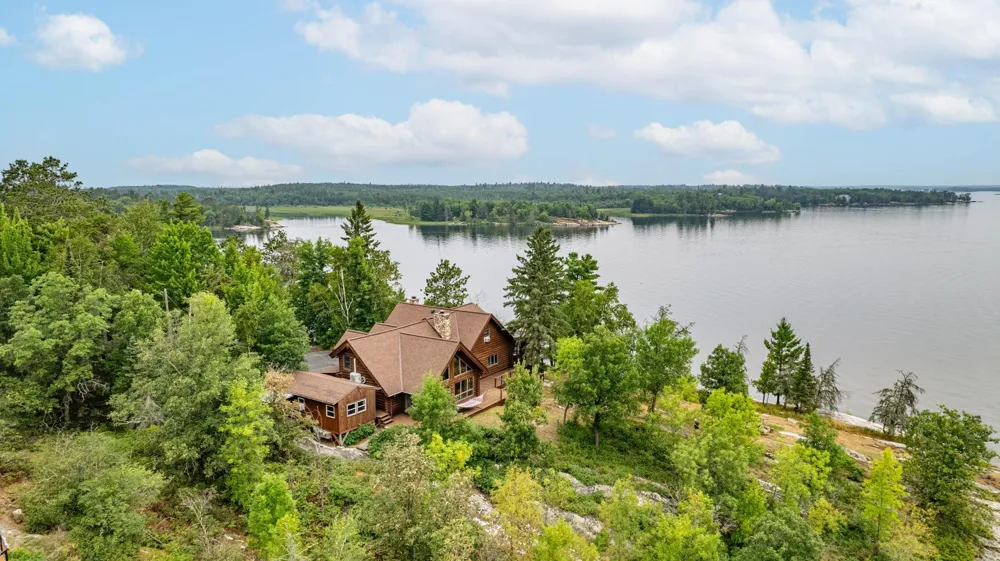 10001 Tomahawk Trail Kabetogama, MN 56669