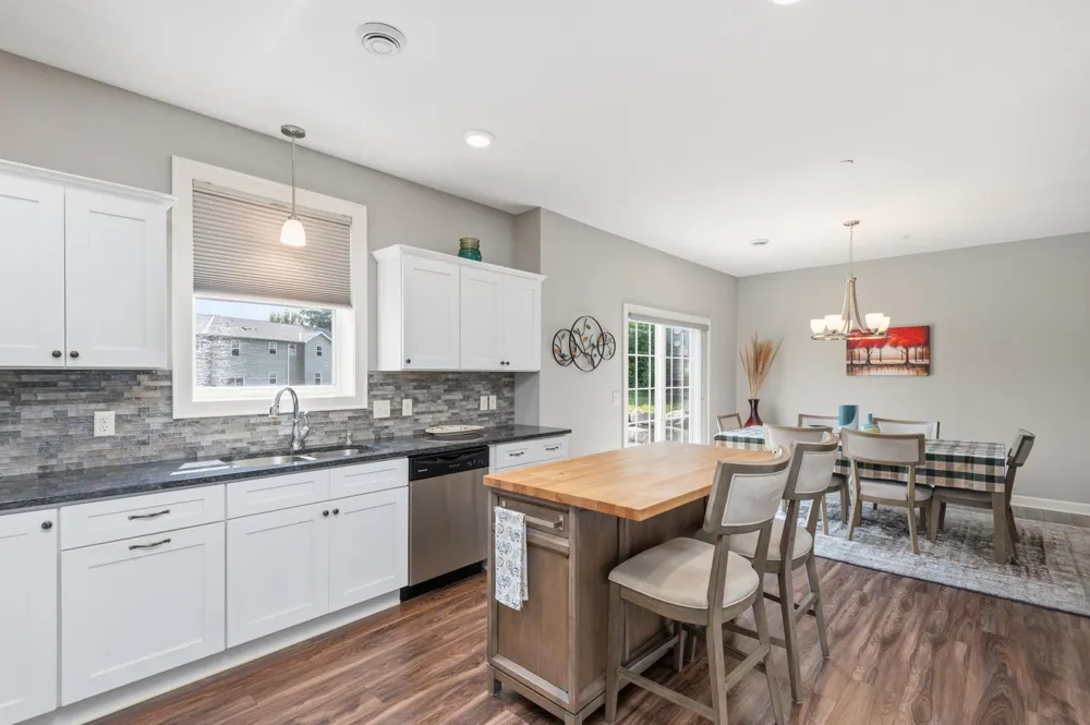 573 Ravencroft Road Waconia, MN 55387