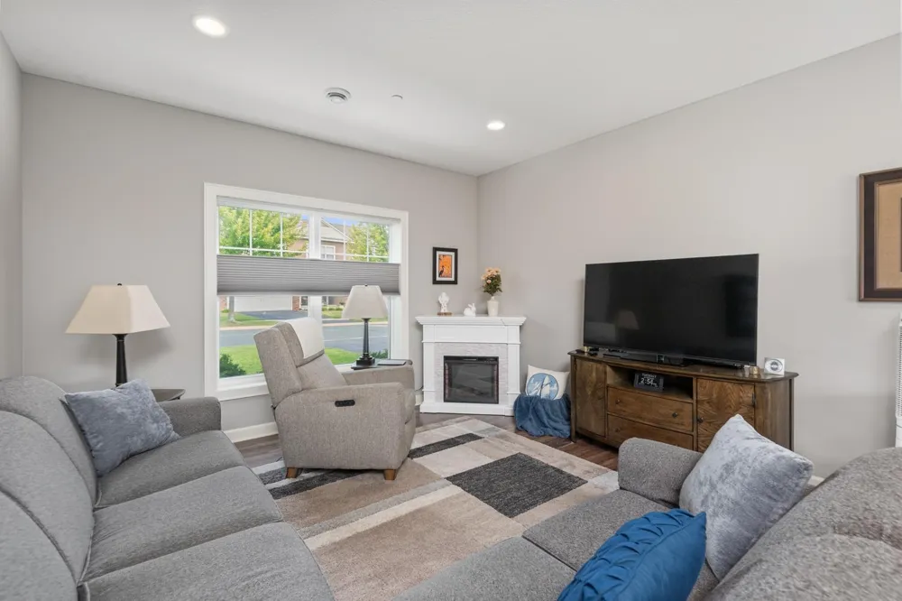573 Ravencroft Road Waconia, MN 55387
