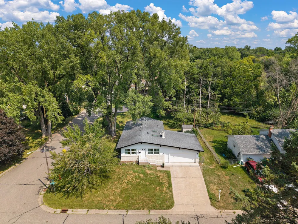 231 Birchwood Drive Stillwater, MN 55082