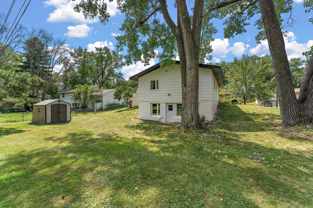 231 Birchwood Drive Stillwater, MN 55082