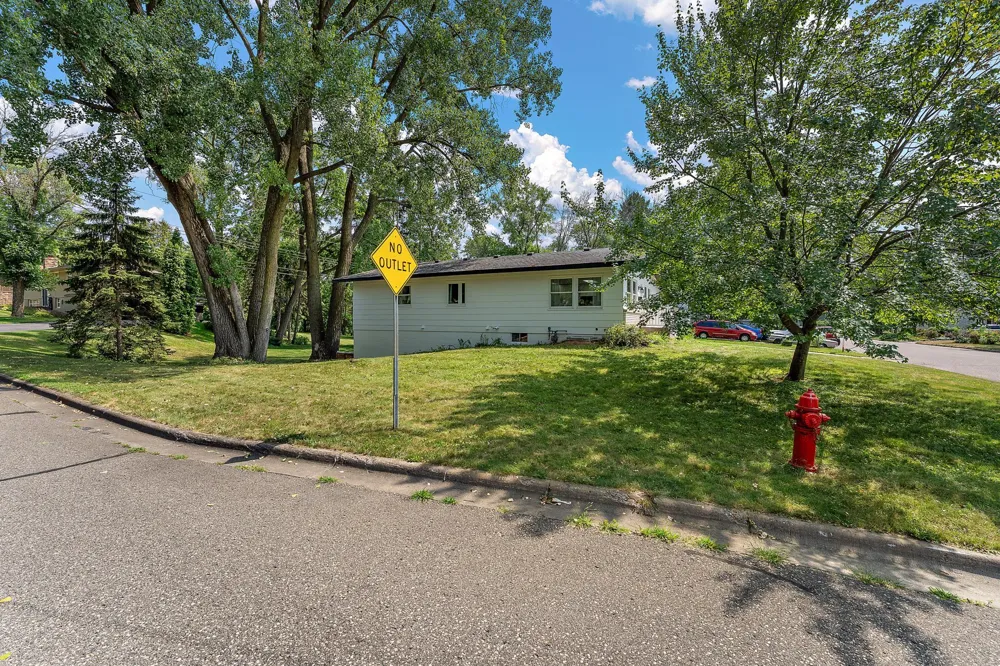 231 Birchwood Drive Stillwater, MN 55082