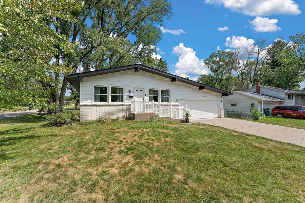 231 Birchwood Drive Stillwater, MN 55082