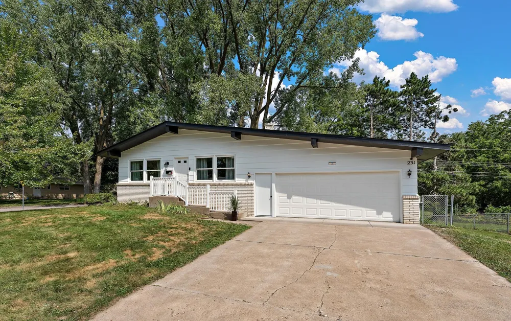 231 Birchwood Drive Stillwater, MN 55082