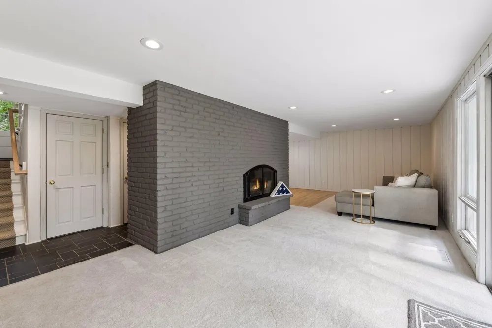 2312 Sheridan Hills Road Wayzata, MN 55391