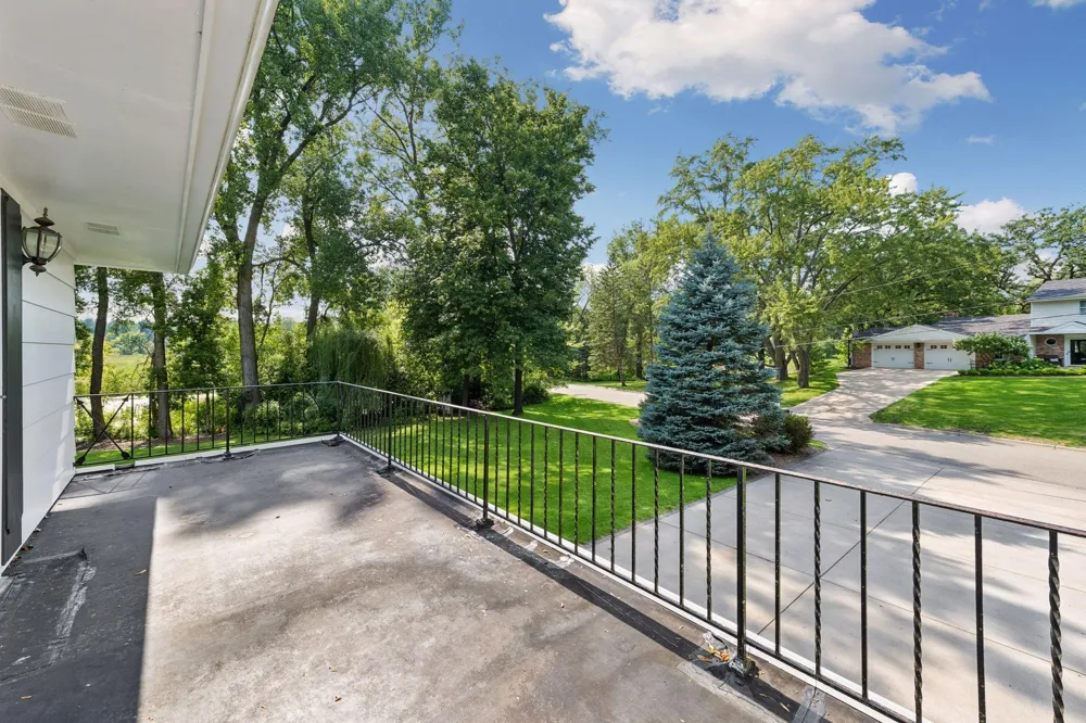 2312 Sheridan Hills Road Wayzata, MN 55391