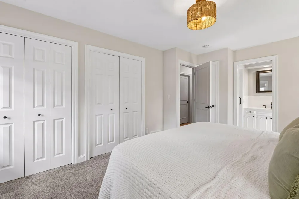 2312 Sheridan Hills Road Wayzata, MN 55391