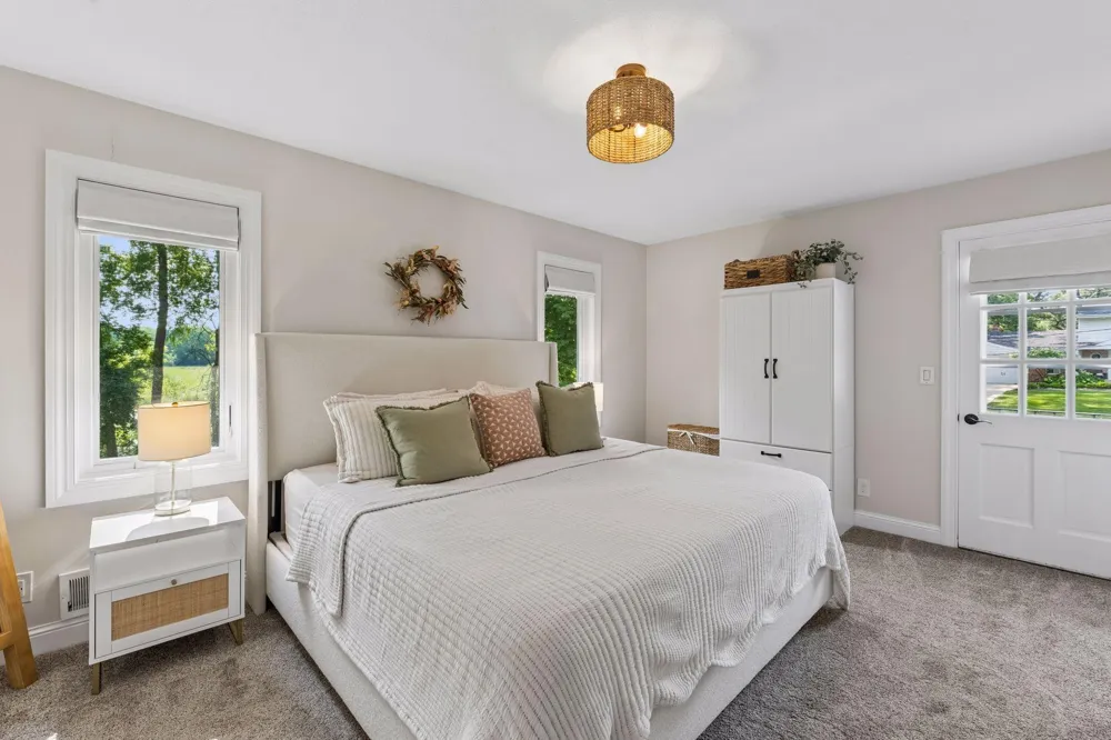 2312 Sheridan Hills Road Wayzata, MN 55391