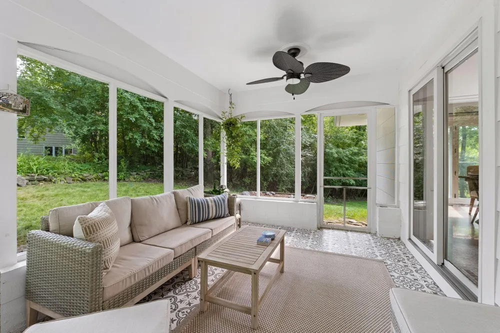 2312 Sheridan Hills Road Wayzata, MN 55391
