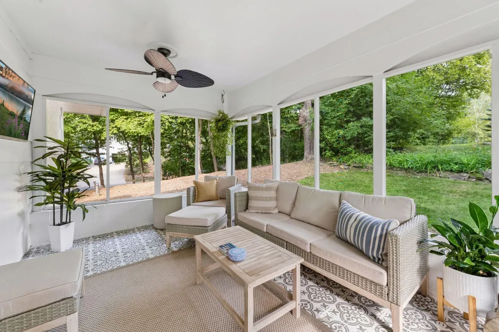 2312 Sheridan Hills Road Wayzata, MN 55391
