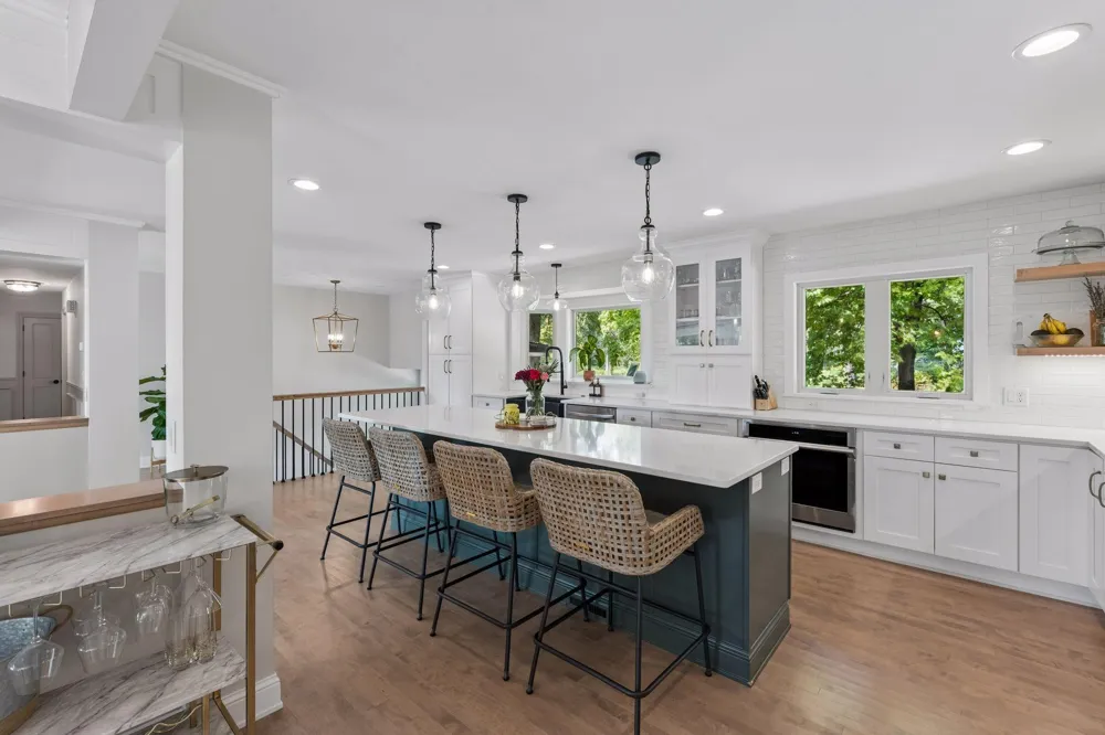 2312 Sheridan Hills Road Wayzata, MN 55391